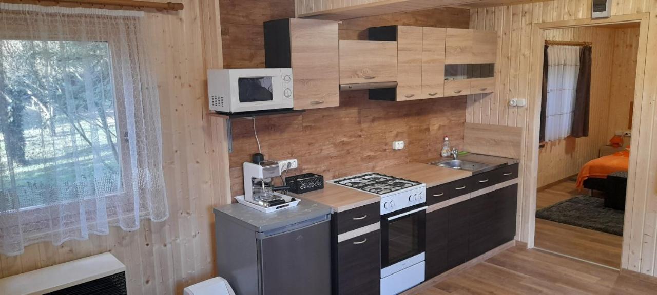 Kéri Apartman Mosonmagyaróvár Extérieur photo
