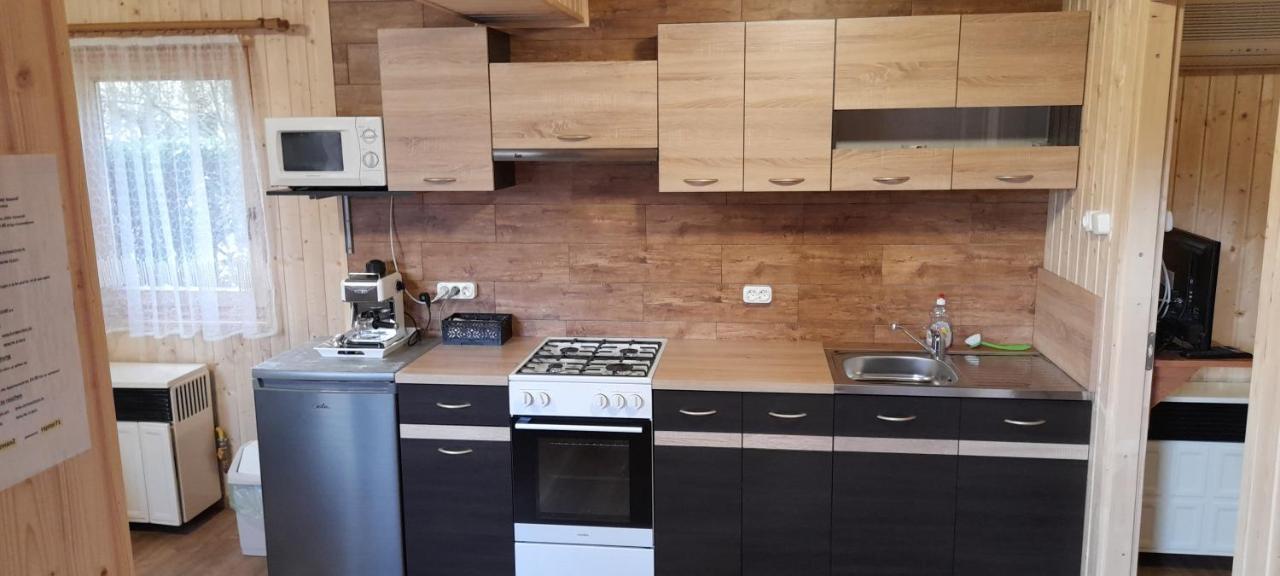 Kéri Apartman Mosonmagyaróvár Extérieur photo