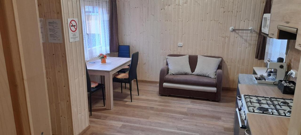 Kéri Apartman Mosonmagyaróvár Extérieur photo