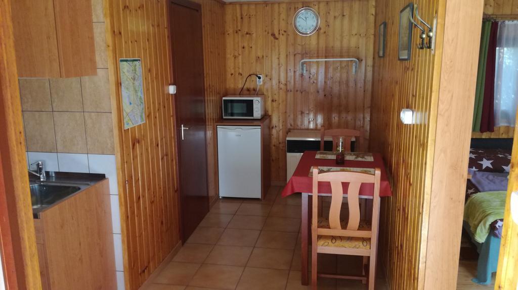 Kéri Apartman Mosonmagyaróvár Extérieur photo