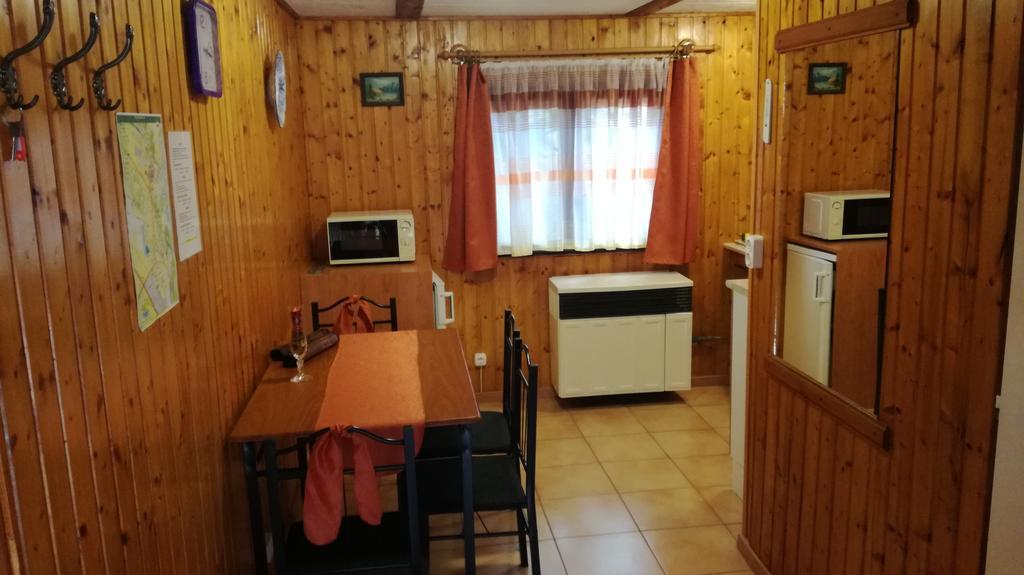 Kéri Apartman Mosonmagyaróvár Extérieur photo